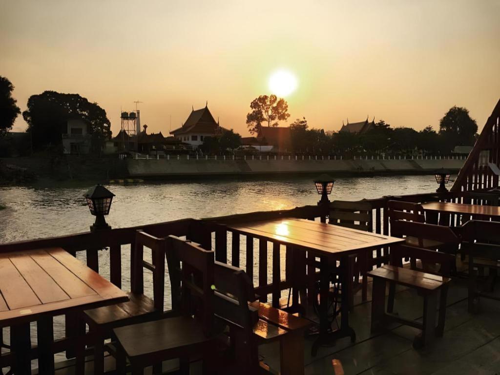Jidapa Resort Ayutthaya Extérieur photo