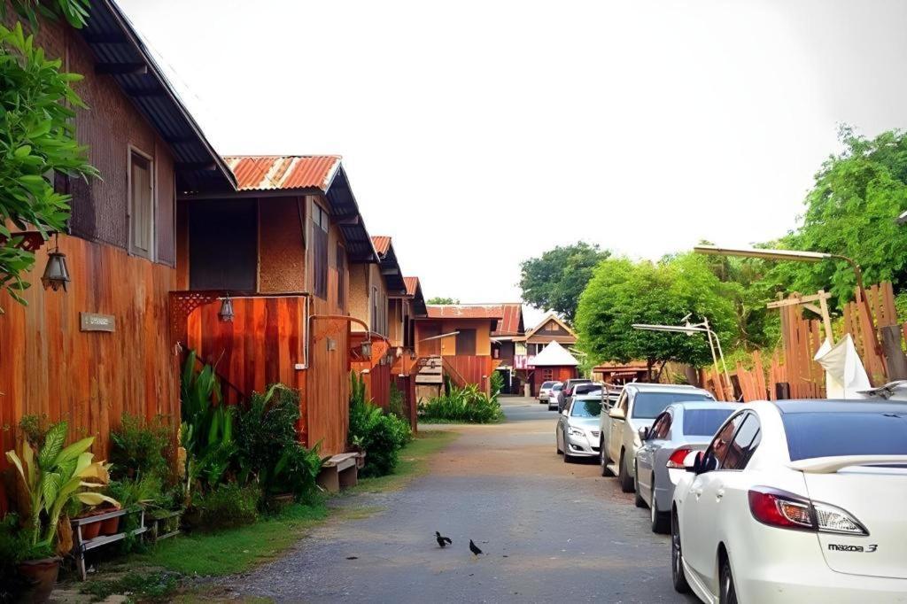 Jidapa Resort Ayutthaya Extérieur photo
