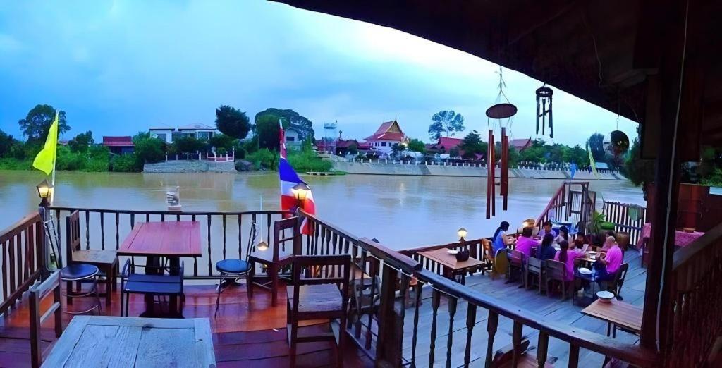 Jidapa Resort Ayutthaya Extérieur photo