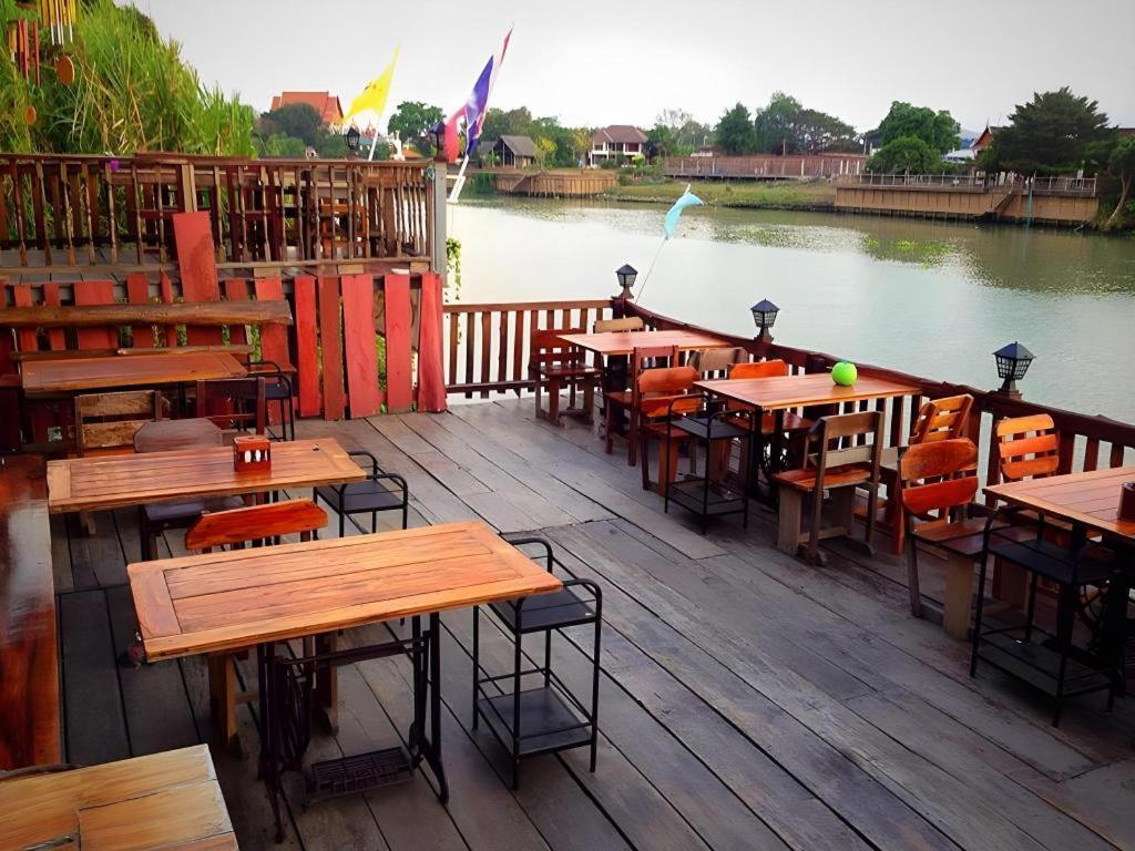 Jidapa Resort Ayutthaya Extérieur photo
