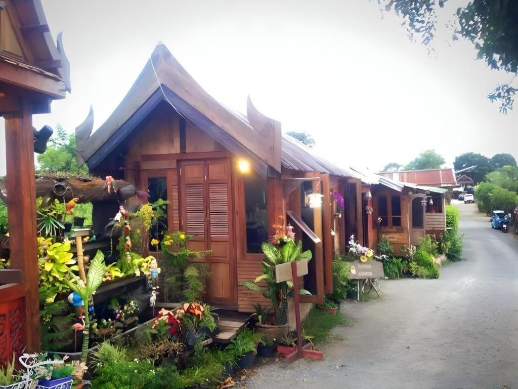 Jidapa Resort Ayutthaya Extérieur photo