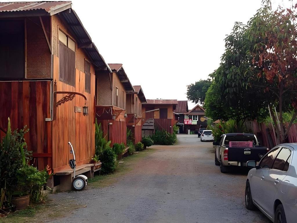 Jidapa Resort Ayutthaya Extérieur photo