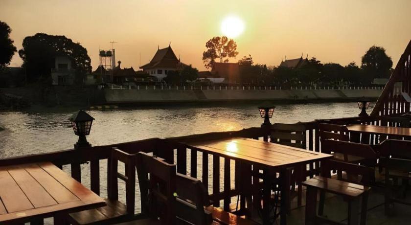 Jidapa Resort Ayutthaya Extérieur photo